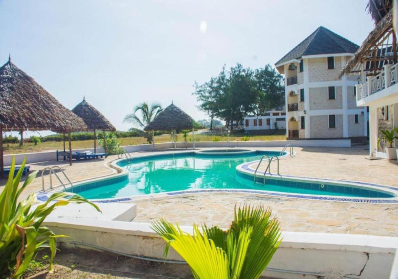 Watamu Adventist Beach Resort Екстериор снимка